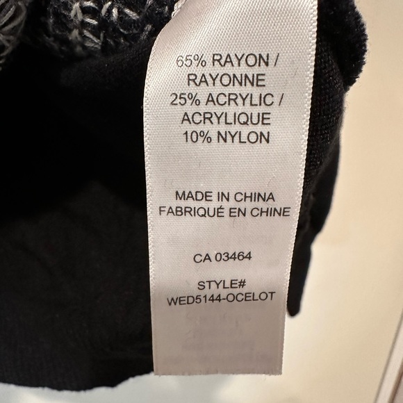 Ricki’s sweater - Picture 4 of 4